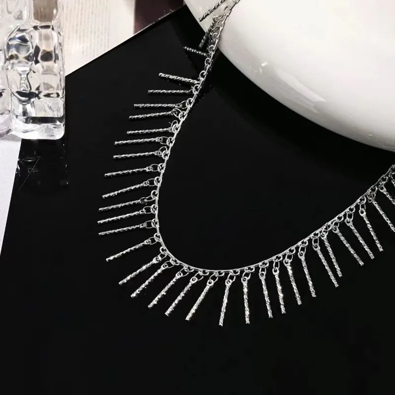 COLLAR FLECOS BRILLANTES